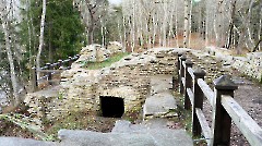 10. Развалины усадьбы Meremõis. Фото- Александр Хмыров, 15 ноября 2025 г.