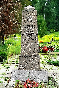 09. Кодавере. Братская могила павших во II мировой войне. 24 июля 2013 г. Фото -  Александр Хмыров