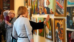 18. На открытии выставки «2005-2025. Ушедшая эпоха». Таллин, Центр культуры (Мере пст.5), 23 сентября 2025 г. Фото- Александр Хмыров