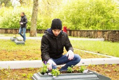 Субботник на Кладбище Эстонского стрелкового корпуса 7 мая 2019 г.