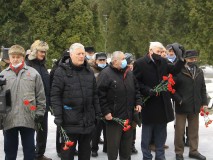 23 февраля в Таллине прошла церемония возложения цветов  к подножью памятника Воина-Освободителя