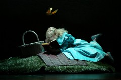 С премьерой, Русский театр!