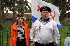 Церемония у памятника морякам с эсминца «Карл Маркс»