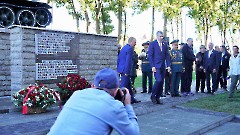 Открытие памятника танк Т-34 в Ивангороде