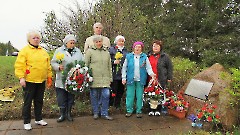 Синимяэ. Памятный знак на месте гибели экипажа советского самолёта ИЛ-2