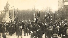 2. Петровская площадь. 1917 год. Демонстрация жителей Таллинна (в то время Ревеля). Архивное фото.