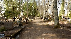 Võnnu vana kalmistu (reg nr 4300) vaade . Foto autor I. Raudvassar 27.03.2024.