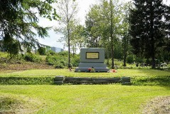 1. Братская могила военнопленных из концлагеря Тапа. Фото - Александр Хмыров, 29 июля 2022 г.