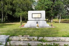 Воинское захоронение № 20 на кладбище в Тапа