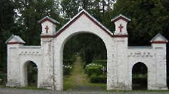 Väike-Maarja kalmistu. Вид на ворота с востока. Фото М.Абель, дата 08.09.2009