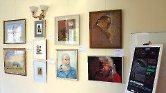 01. На открытии выставки «2005-2025. Ушедшая эпоха». Таллин, Центр культуры (Мере пст.5), 23 сентября 2025 г. Фото- Александр Хмыров