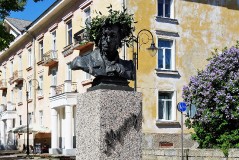 В день русского языка у памятника А.С.Пушкину