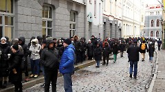 Проживающие в Эстонии российские граждане голосуют в Посольстве РФ в Таллине 