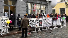 Проживающие в Эстонии российские граждане голосуют в Посольстве РФ в Таллине 